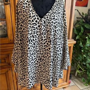 Leopard Print V-Neck Women's Top - Black & Cream